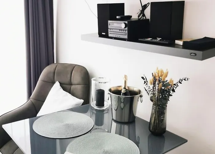 Hh 05 By Rockchair - Superhost Status - Modernes Mit Sonnigem Balkon & Premium Boxspringbetten In Winterhude - Geheimtipp Hamburg