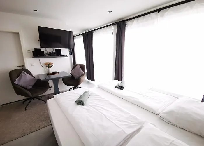 Hh 05 By Rockchair - Superhost Status - Modernes Mit Sonnigem Balkon & Premium Boxspringbetten In Winterhude - Geheimtipp